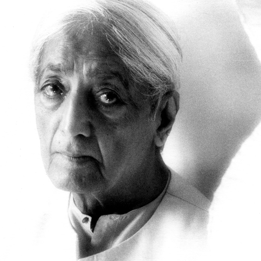 Jiddu Krishnamurti (1895-1986) was an Indian philosopher and theosophist. In his most important publications, Krishnamurti addresses spiritual questions, such as the attainment of complete spiritual freedom through meditation, but also religious and philosophical topics.